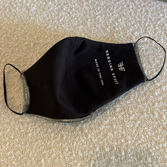 **New Heroine Sport Mask - one size /Silver - Picture 3 of 6